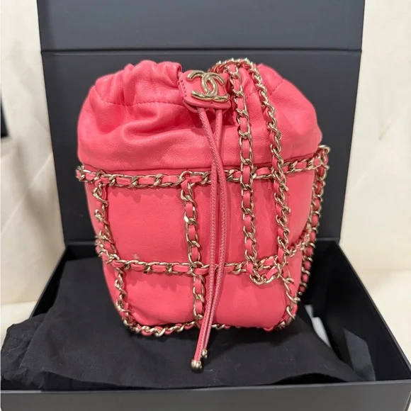 Chanel Chain drawstring Bag - Picture 2 of 14